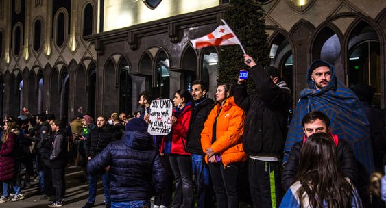 В Грузии заявили о массовых увольнениях полицейских после начала масштабных протестов