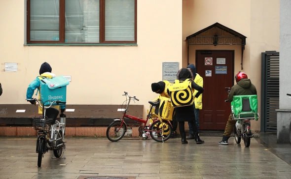 ДУМ запретил курьерам-мусульманам перевозить некоторые товары