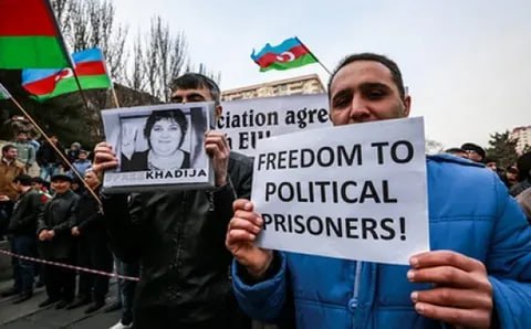 Azerbaijan counts 392 political prisoners