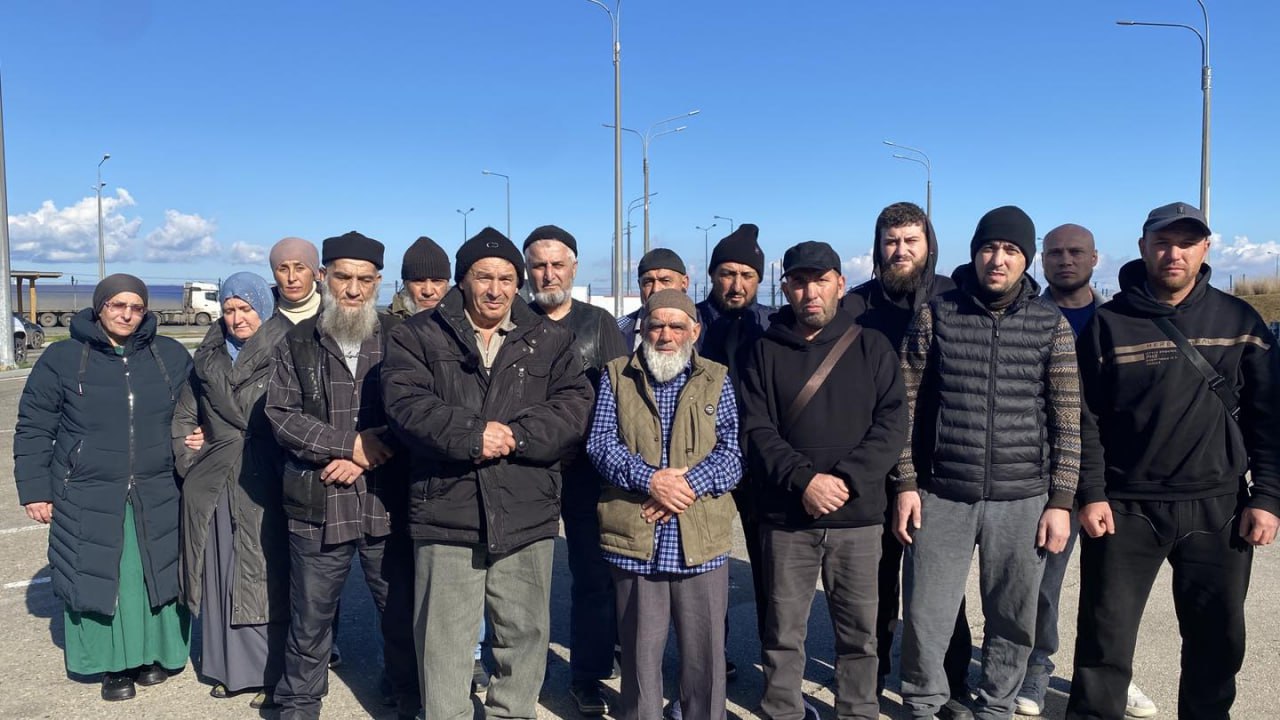 Relatives of arrested Crimean Tatar women detained again en route to Moscow