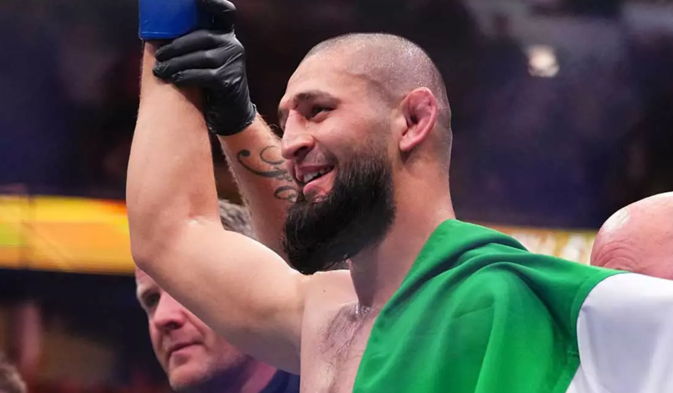 Хамзат Чимаев завоевал чемпионский пояс UFC в среднем весе