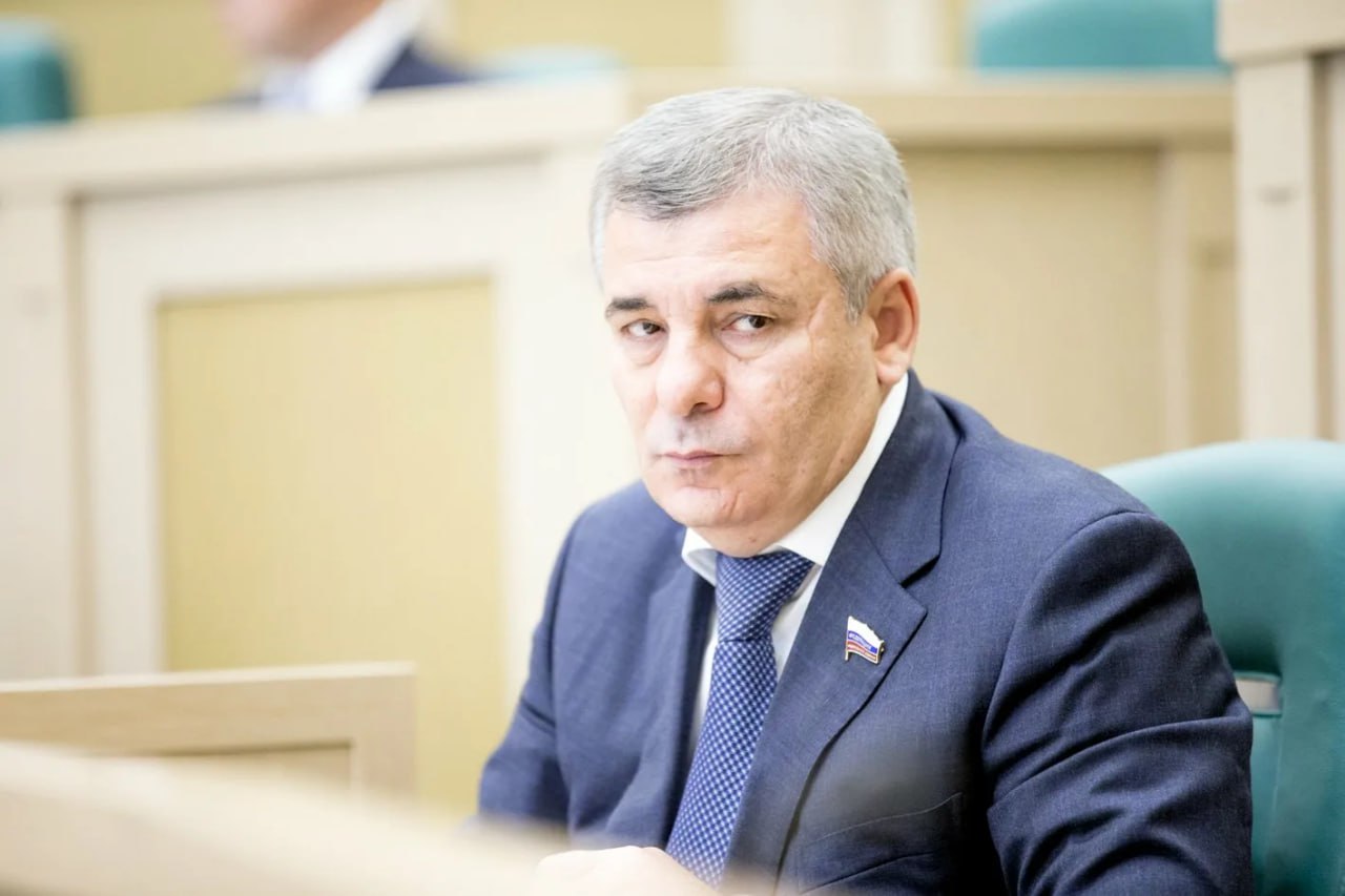 Сенатор от КБР Каноков пригрозил, что заставит критиков извиняться