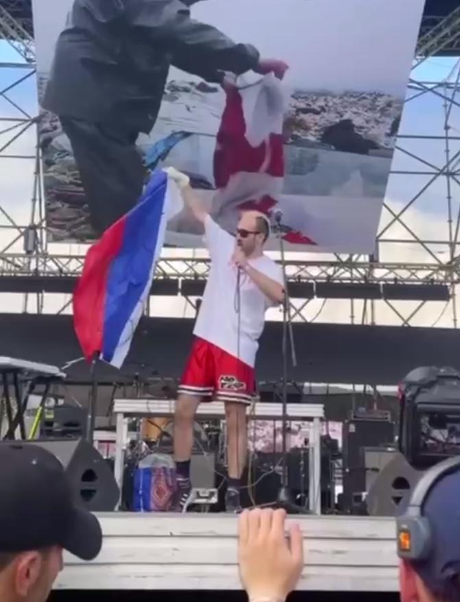 A criminal case has been opened against a Georgian musician who threw a Russian flag in Tbilisi