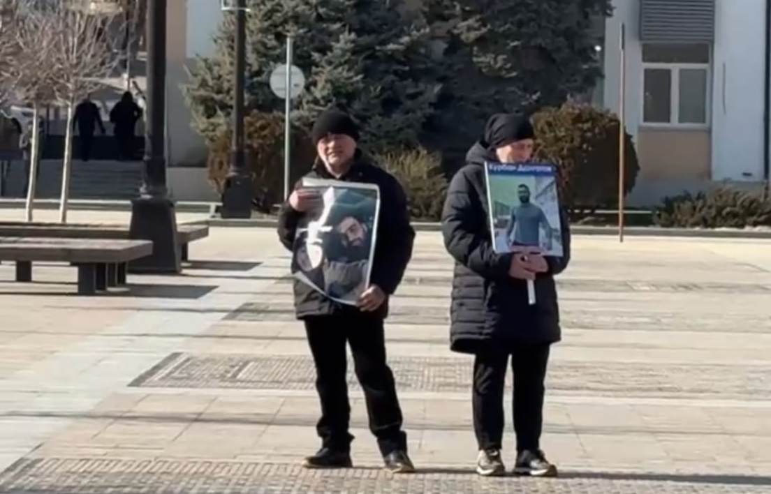 In Dagestan, parents of a man killed by police held pickets