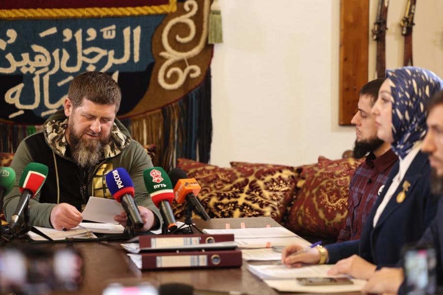 Кадыров заявил, что главы МВД и СК сидят «не на своих местах»