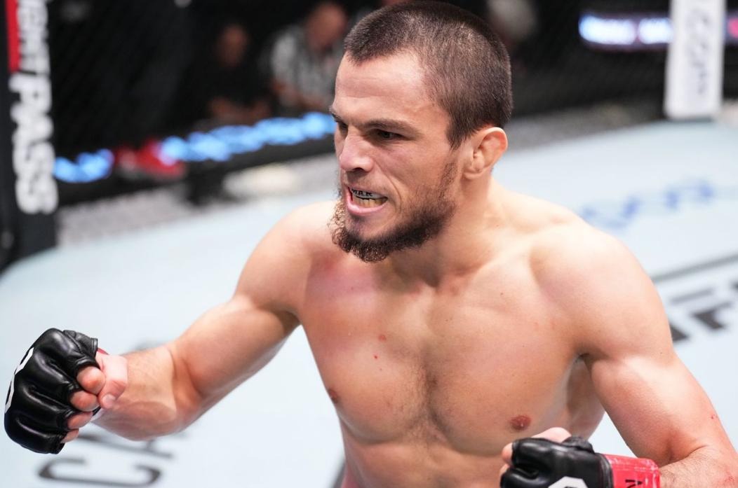 Умар Нурмагомедов потерпел первое поражение в поединке с Двалишвили 