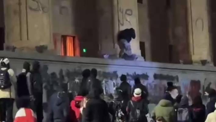 After three days of protests in Tbilisi, security forces did not completely disperse the protesters