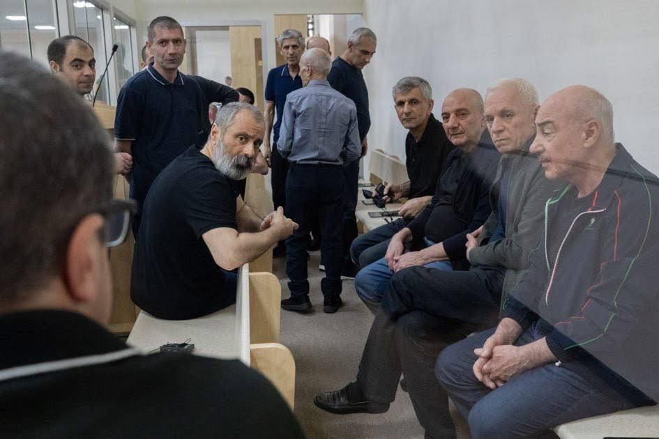 В Азербайджане огласили длительные и пожизненные приговоры лидерам непризнанной Нагорно-Карабахской Республики.