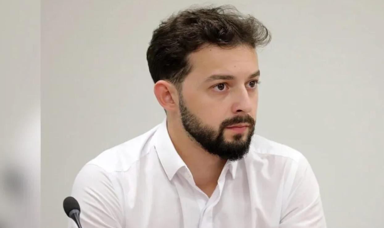 В Грузии адвокат заявил об унижающем достоинство обращении с журналистом TV Pirveli 