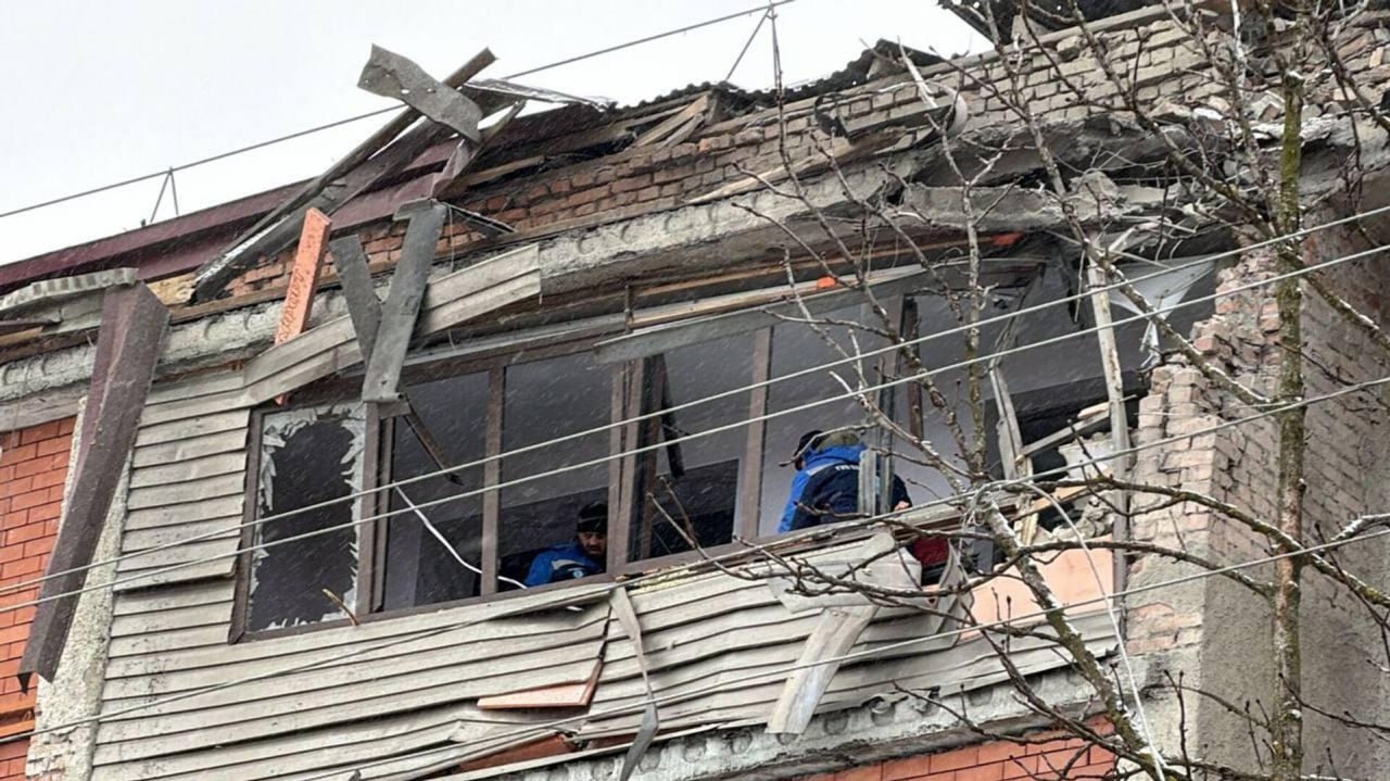 В североосетинском Беслане из-за падения беспилотника пострадали трое жителей