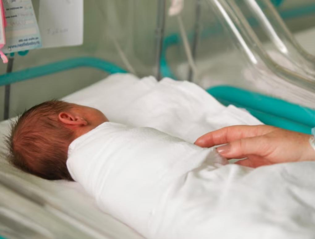 В КЧР пятый год падает рождаемость