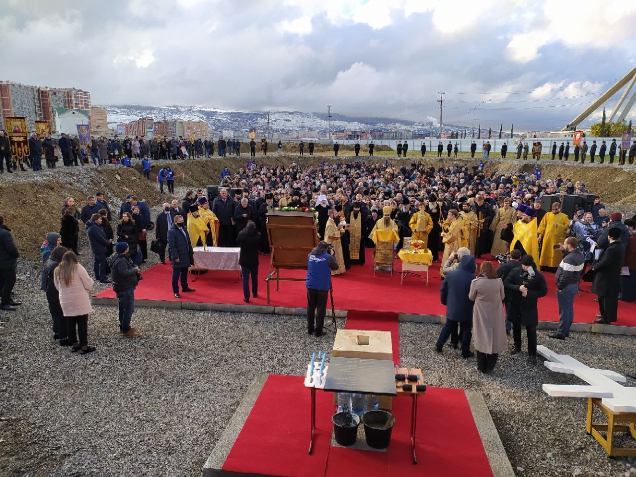 В махачкалинском парке начали строительство собора, несмотря на протесты горожан