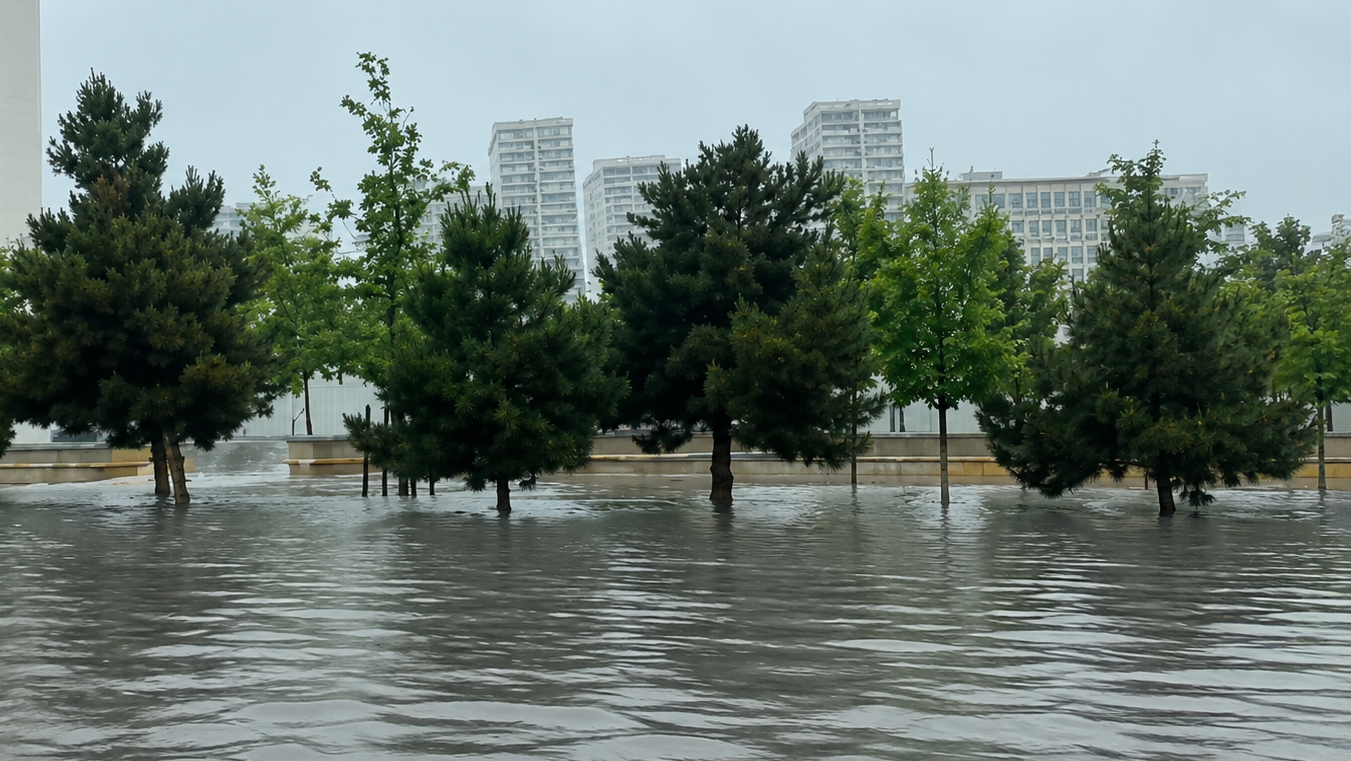 Азербайджан накрыли рекордные ливни