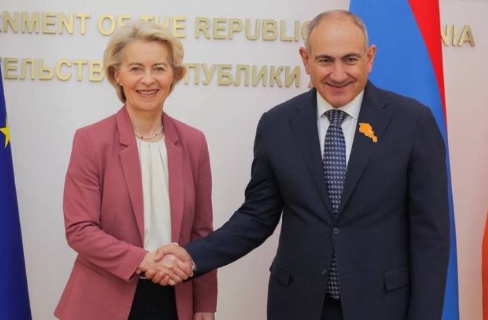 Фон дер Ляйен прибыла в Армению в рамках регионального турне