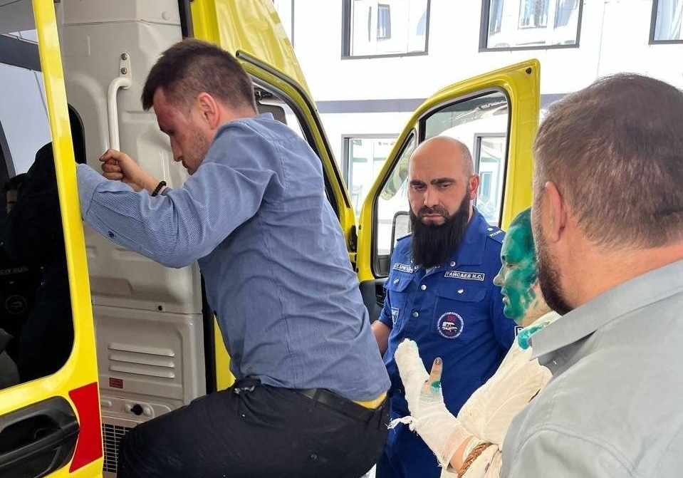 Александра Немова и Елену Милашину перевезут в больницу в Беслан