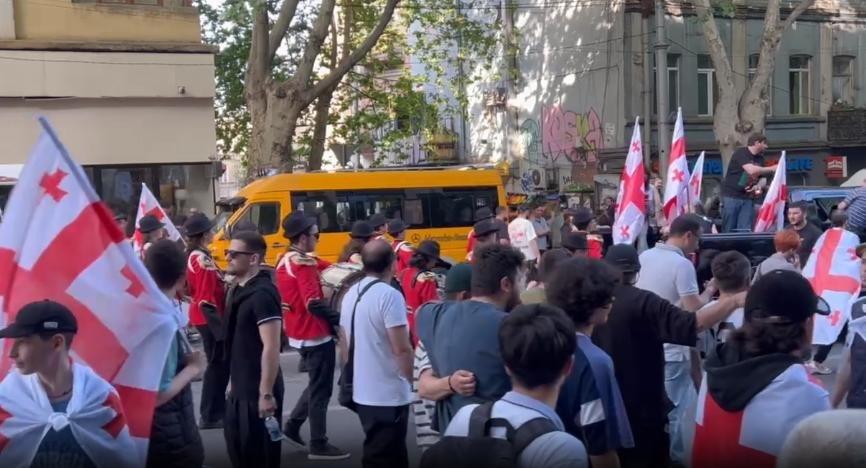В Грузии проходит «пророссийский» марш в поддержку закона об иноагентах