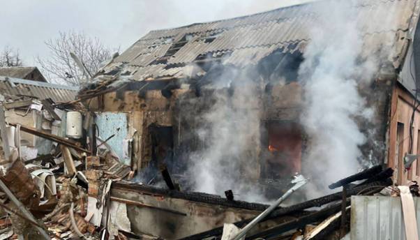 В городе Марганец Днепропетровской области в результате обстрелов погибли 2 человека, 5 ранены, повреждены несколько жилых домов 