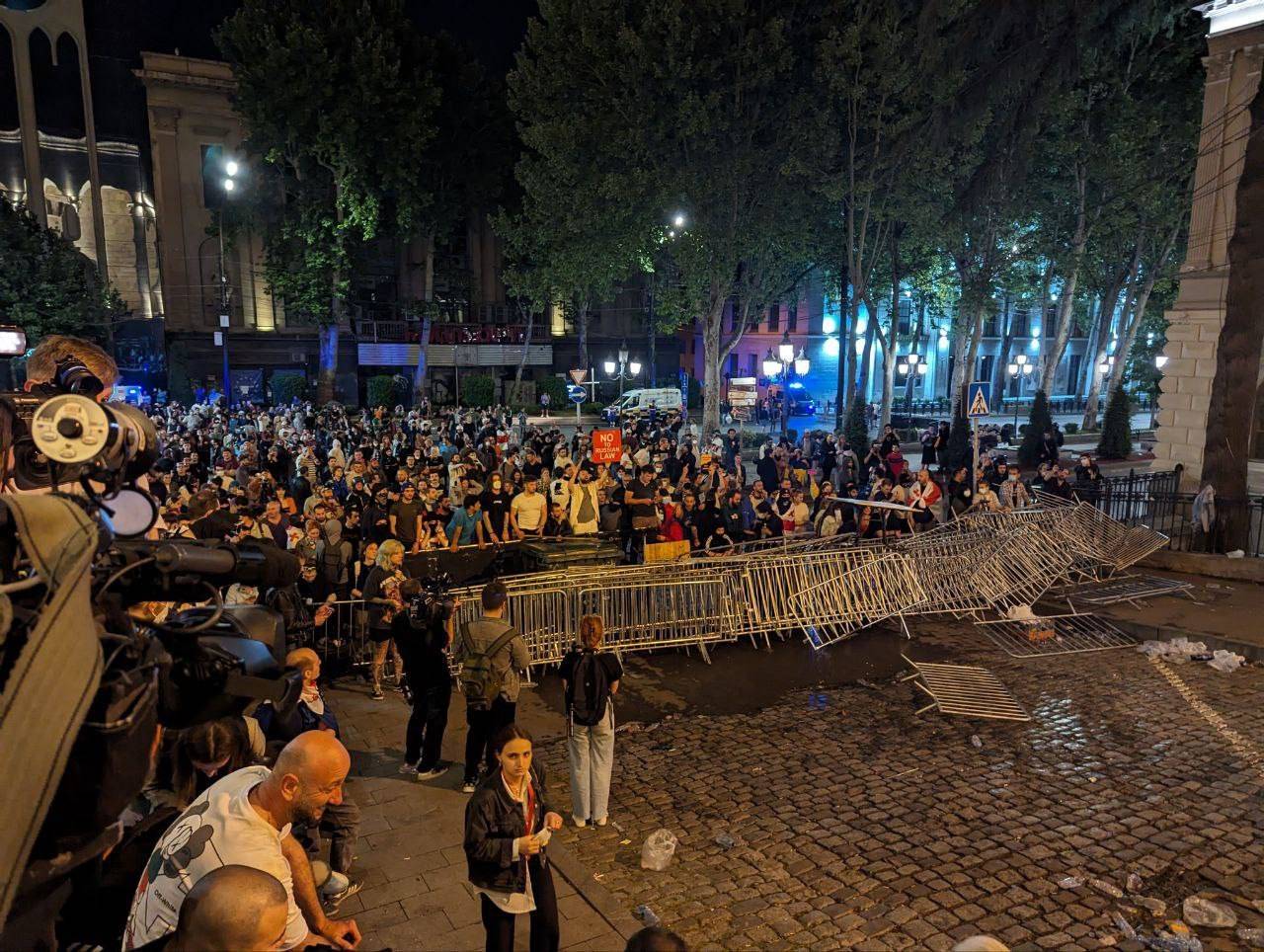 В Грузии начали расследование разгона протестующих, который назвали незаконным