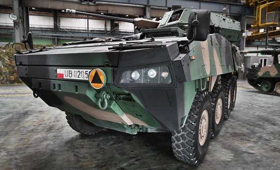 В Польше объявили о закупке Украиной 100 польских бронетранспортеров Rosomak на средства Евросоюза и США