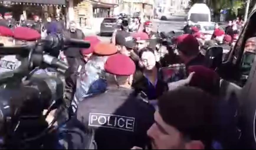 В Армении задержано свыше 130 участников акции протеста