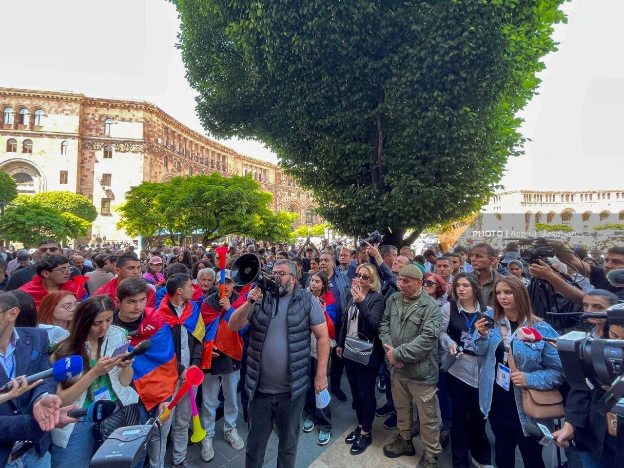 В Армении снова задерживают участников протестов