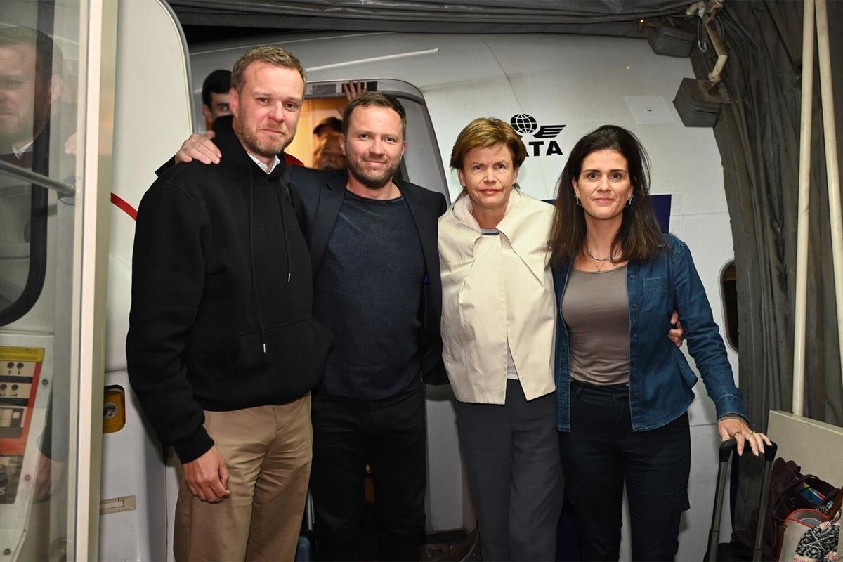 Политики европейских стран приняли участие в протестах в Грузии против закона об иноагентах