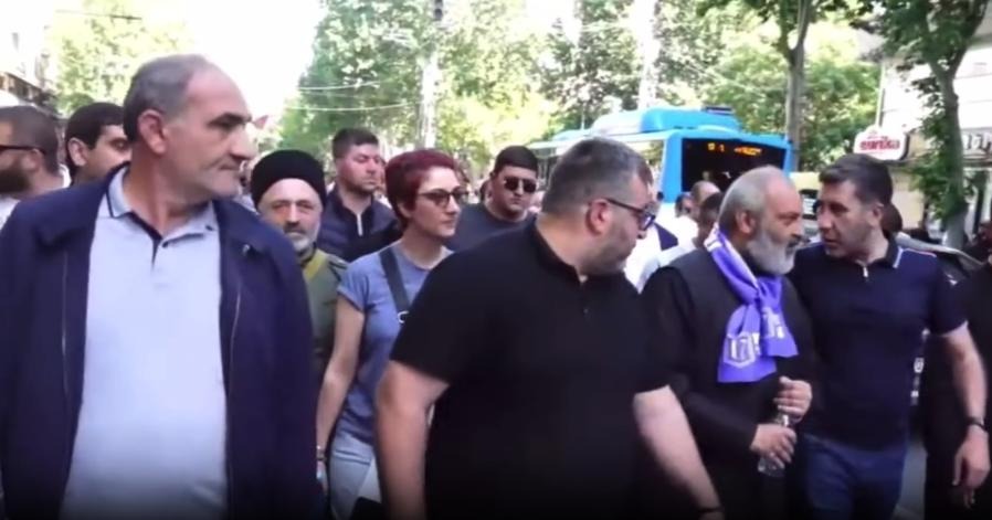 В Армении продолжаются акции против правительства