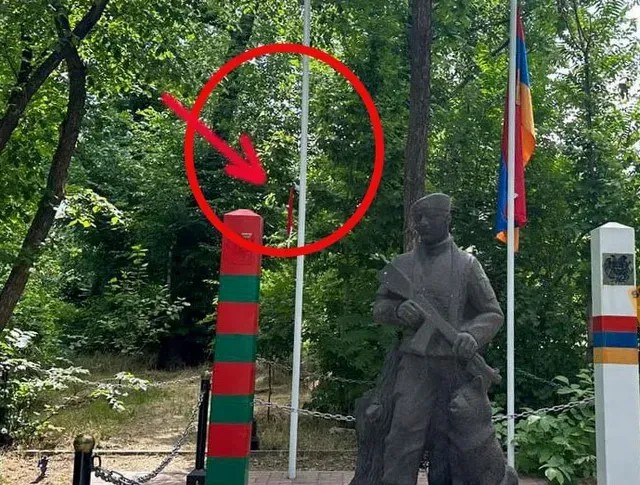 В Армении убирают российскую символику