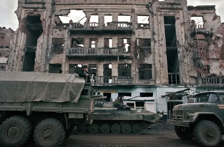 Расстрел автомобиля с  мирными людьми в Грозном