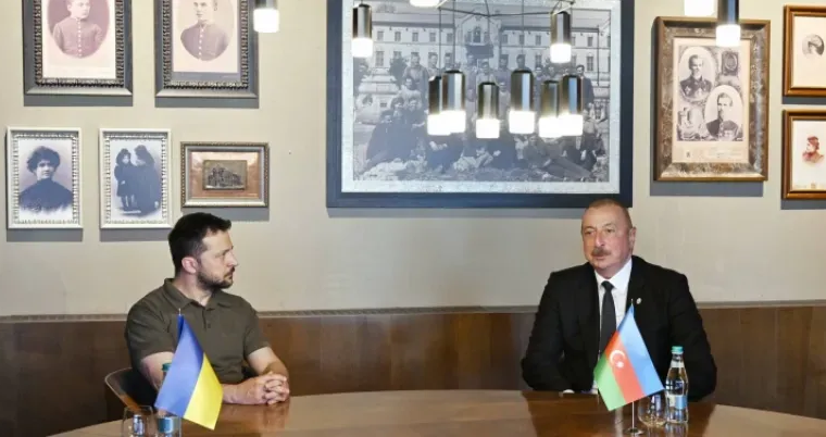 Азербайджан поддержал территориальную целостность Украины