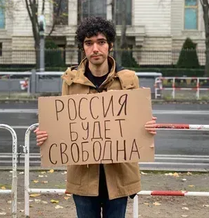 Оппозиционному активисту отказали в возврате российского гражданства