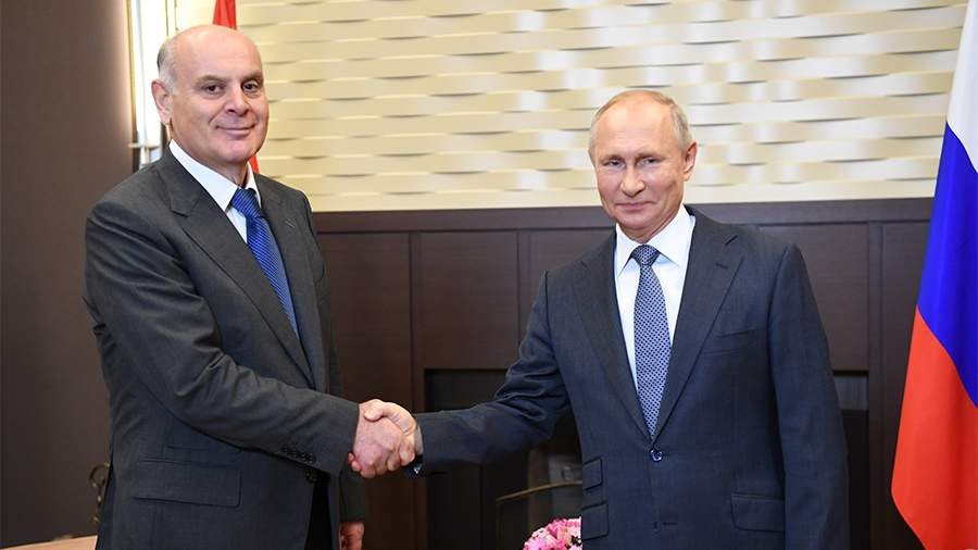 Head of Abkhazia invited to participate in Victory Parade in Russia amid protests