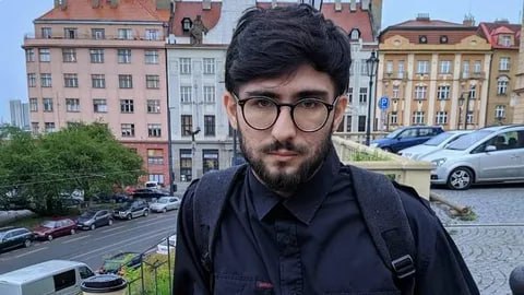 Political scientist who criticized the government detained in Azerbaijan