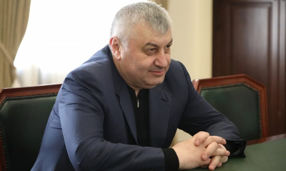 Экс-президент Южной Осетии заявил, что Грузия должна отдать часть территорий