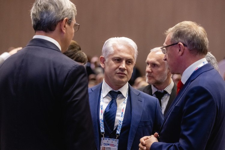 Экс-премьер Чечни призвал исключить из школьной программы теорию Дарвина