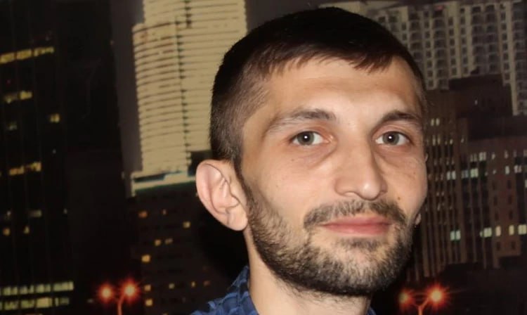 Azerbaijani journalist ends hunger strike due to deteriorating health