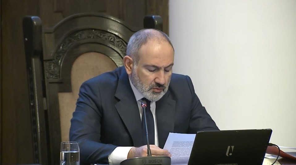 Пашинян заявил, что Азербайджан стремится выдавить армян из Карабаха.