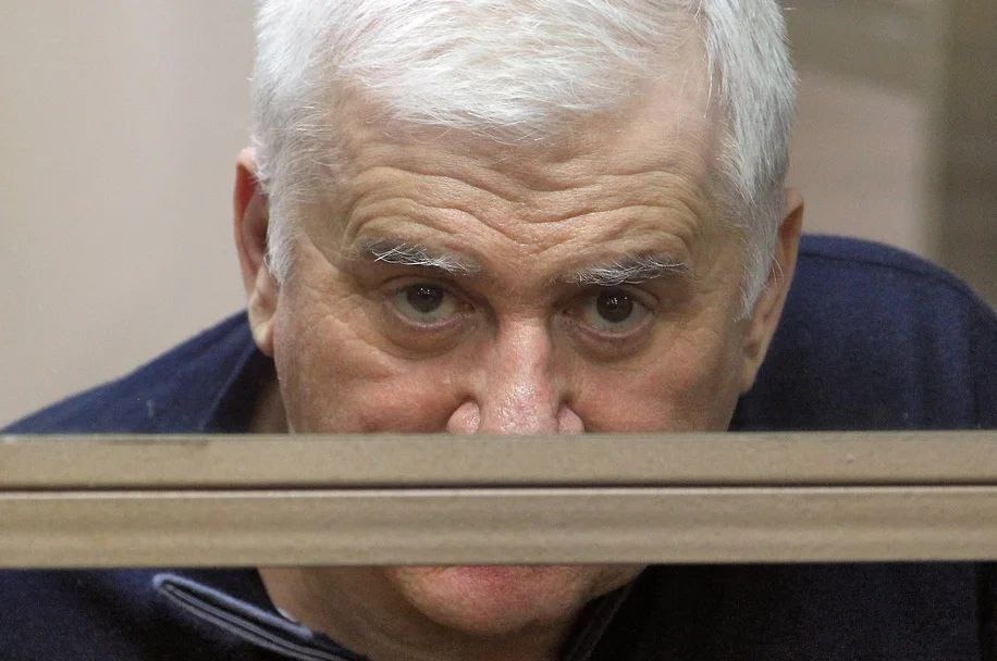 Утверждено изъятие более 300 объектов недвижимости, конфискованных у пожизненно осужденного экс-мэра Махачкалы Амирова.