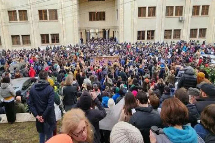 In Georgia Continue Rallies Against the Law on Foreign Agents» 