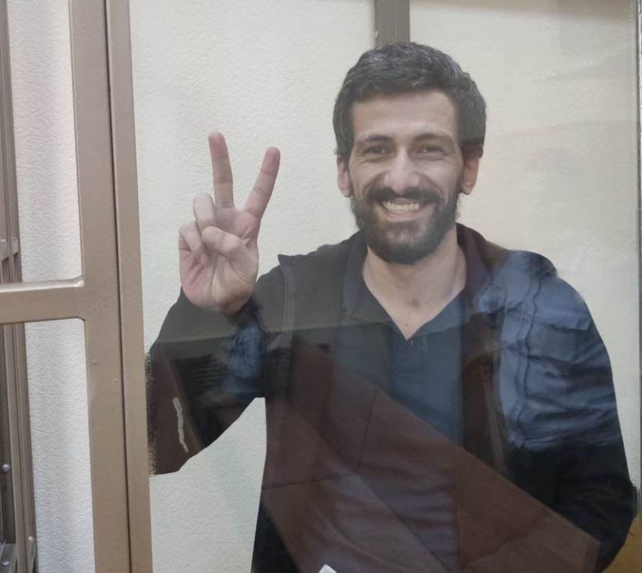 Вадима Чельдиева после трех лет заключения перевели из одиночной камеры