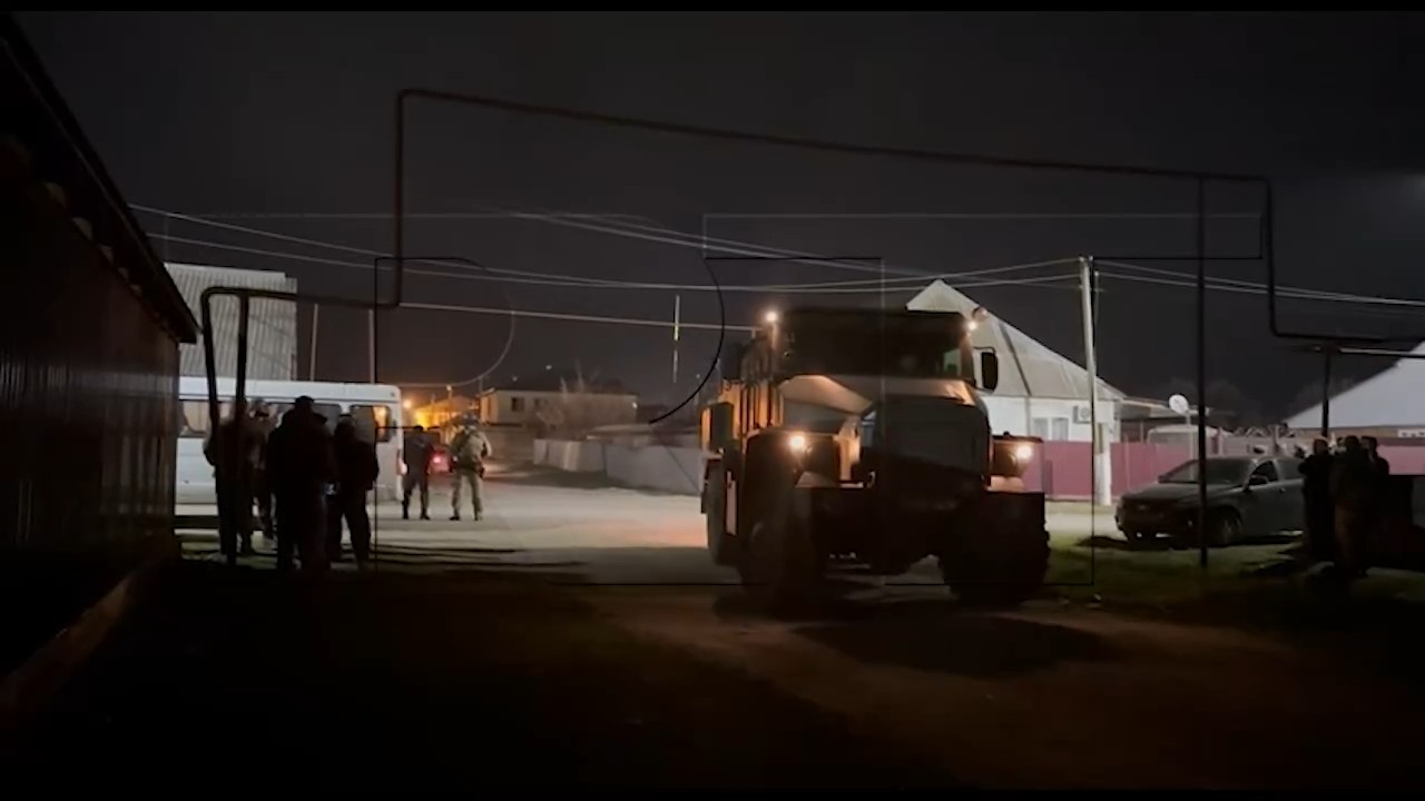 В Ингушетии четверым мужчинам, застрелившим троих полицейских, удалось скрыться