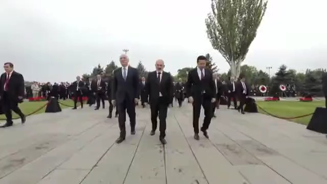 Руководство Армении почтило память жертв геноцида армян