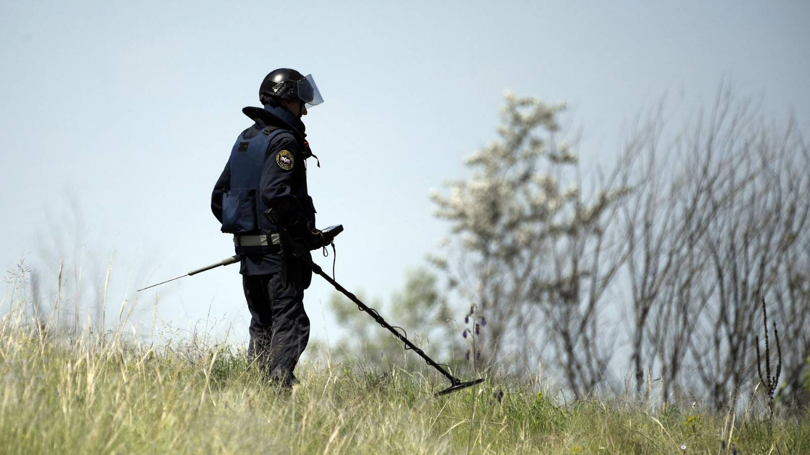В Чечне двое саперов подорвались на мине