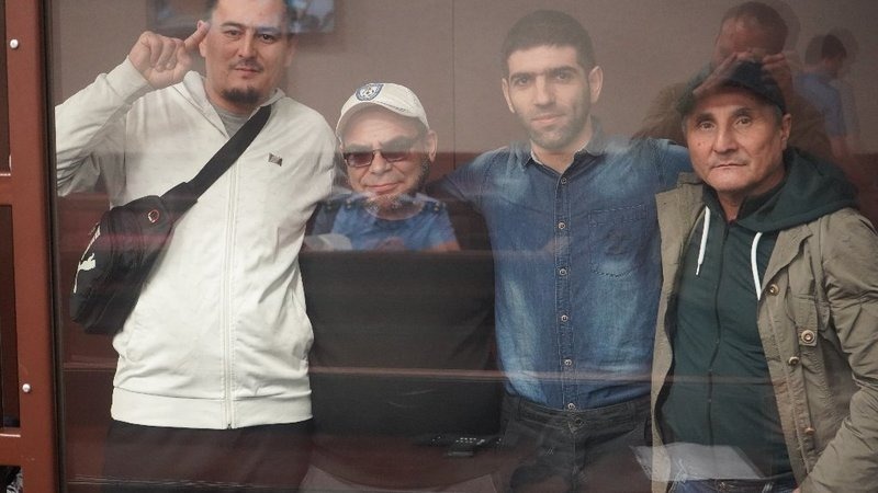 Пятерых крымских татар обвинили в терроризме после религиозной встречи