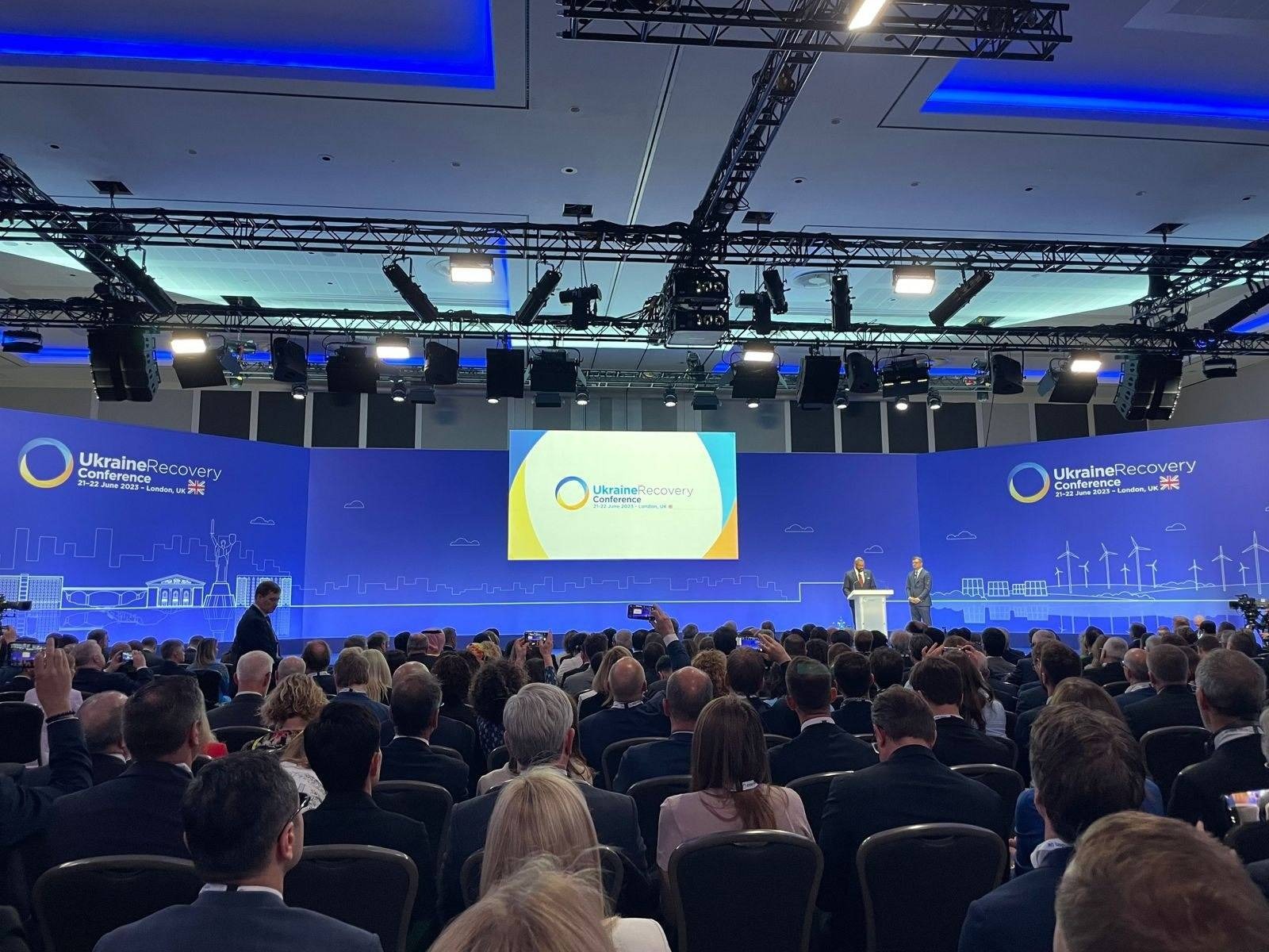 Азербайджан продолжит оказывать Украине гуманитарную помощь