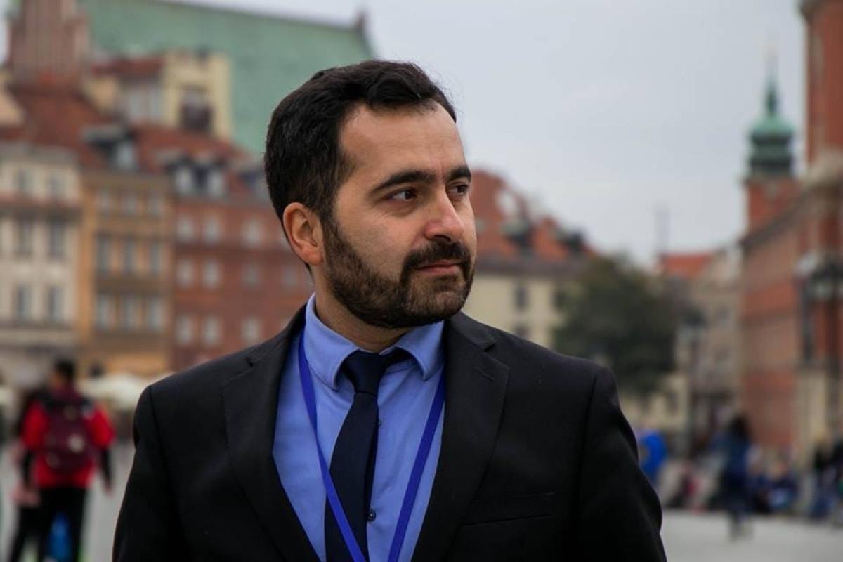 Азербайджанскому оппозиционеру продлили арест