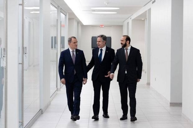 Главы МИД Азербайджана и Армении провели переговоры по Соглашению о мире