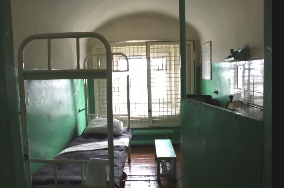 В КБР продлили арест тяжелобольной пенсионерке, обвиненной в избиении полицейского