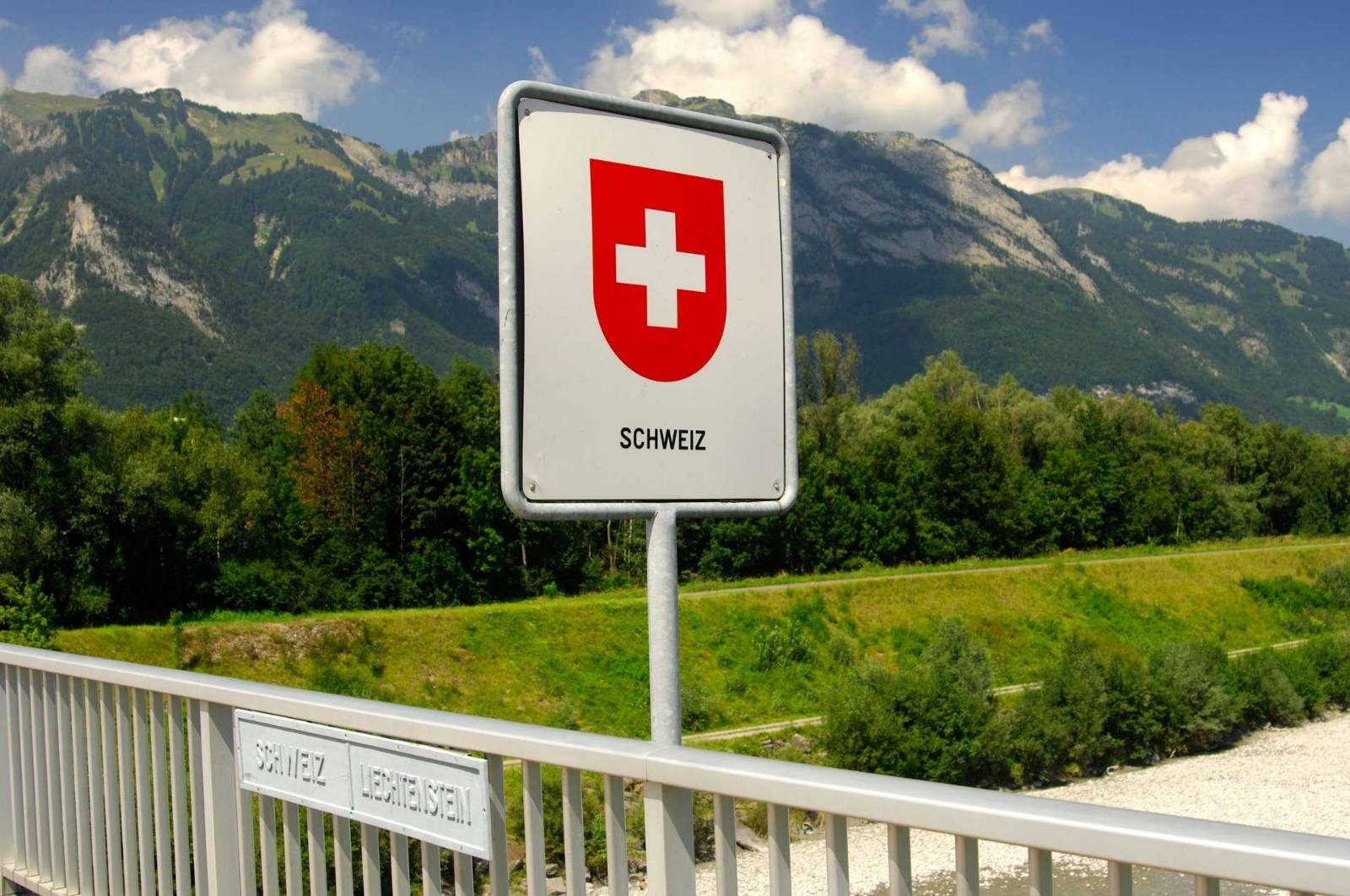 В Швейцарии поместили в депортационный центр очередного беженца из Чечни