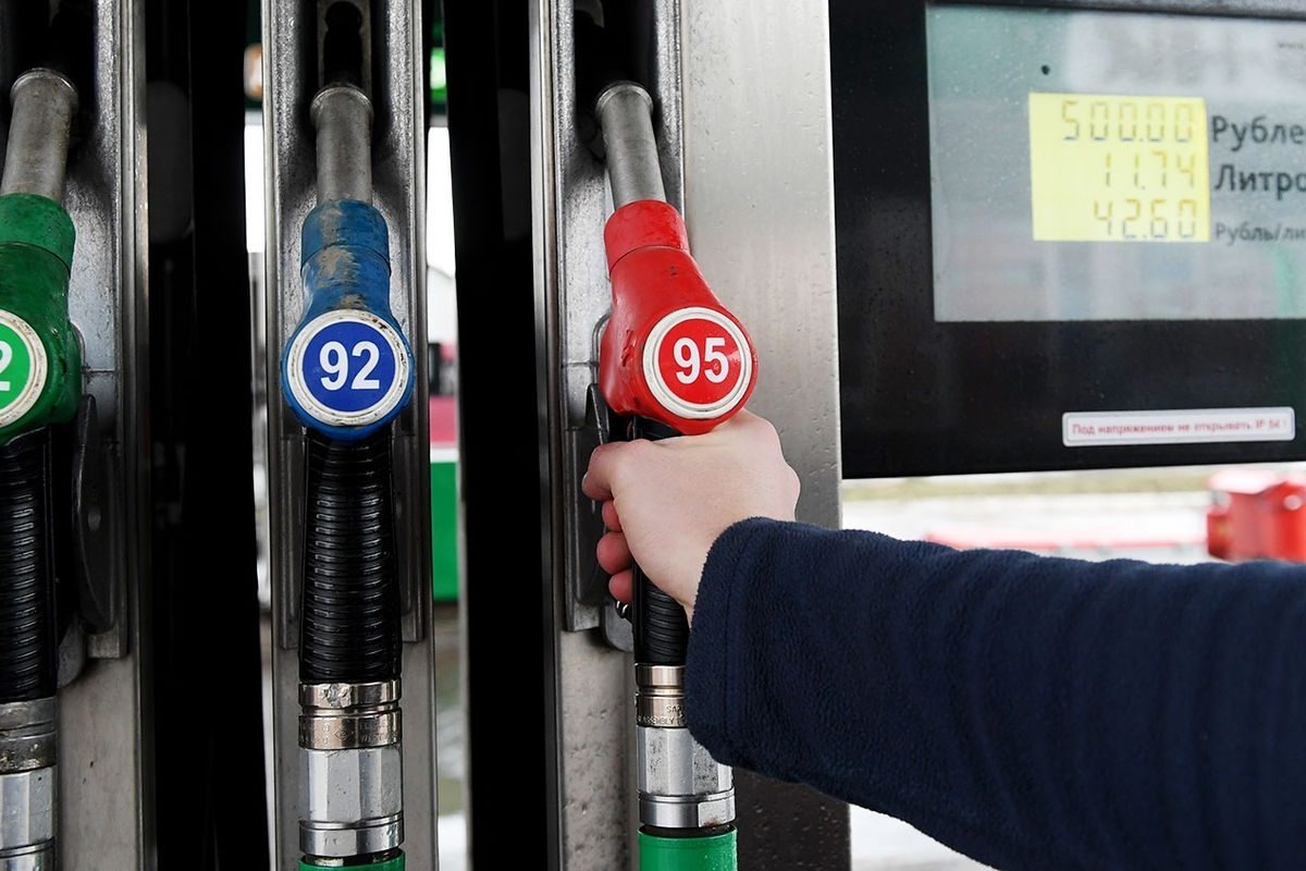 Residents of the North Caucasus are able to buy the least gasoline for their salary